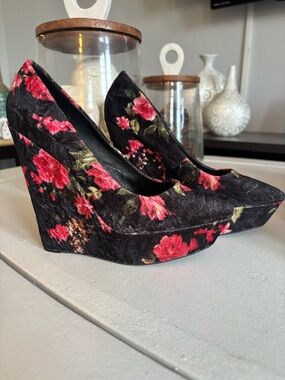 Aldo Black Floral Velvet Wedge Pumps